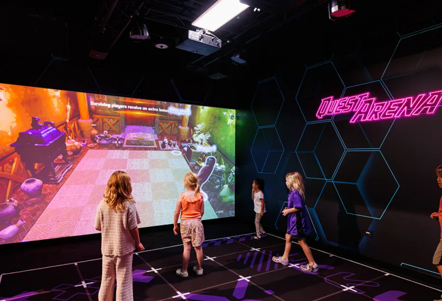 SMALL GROUPS (UP TO 20 PEOPLE)